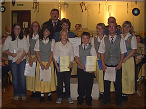 Unsere Geehrten mit Bez.Obmann Kainz